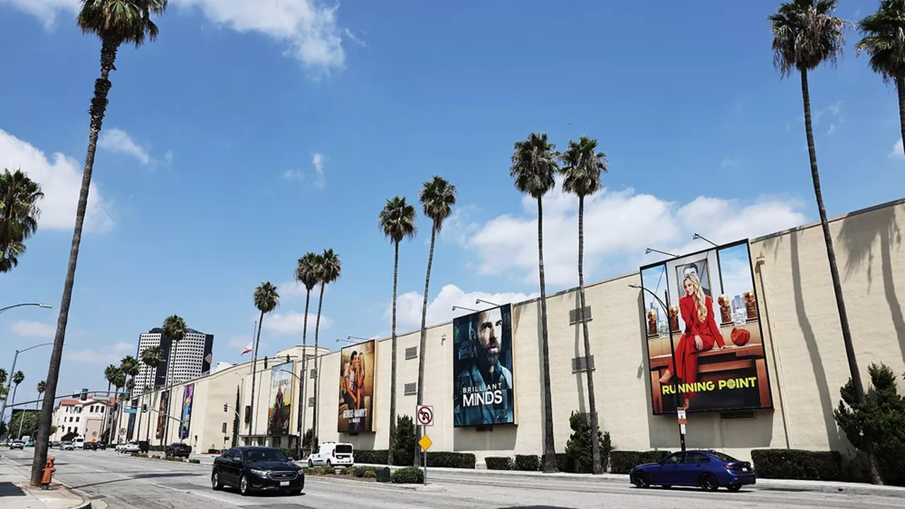 Paramount a lancé une contre-offre pour ravir Warner Bros Discovery à Netflix. (MARIO TAMA/GETTY IMAGES NORTH AMERICA/Getty Images via AFP)