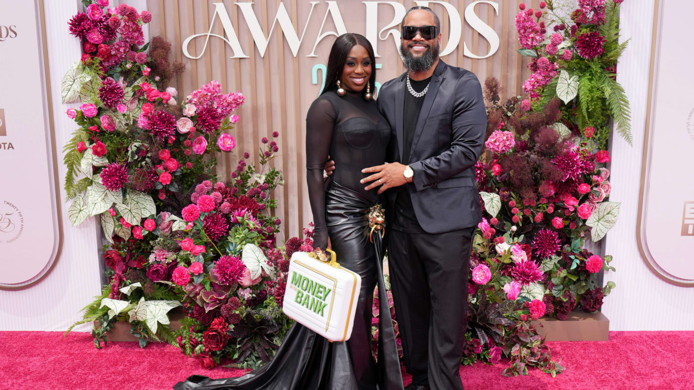 WWE Stars Naomi and Jimmy Uso Reveal the Gender of Their Baby