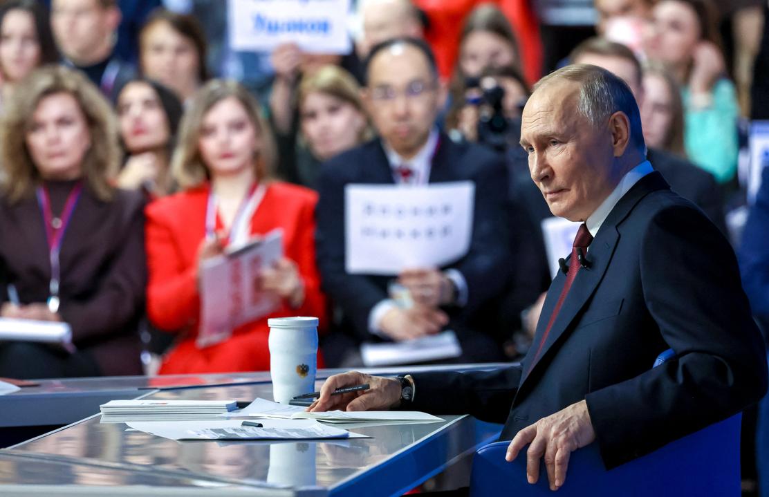 Vladimir Poutine se dit prêt à une guerre au long cours et « à de nouveaux succès »