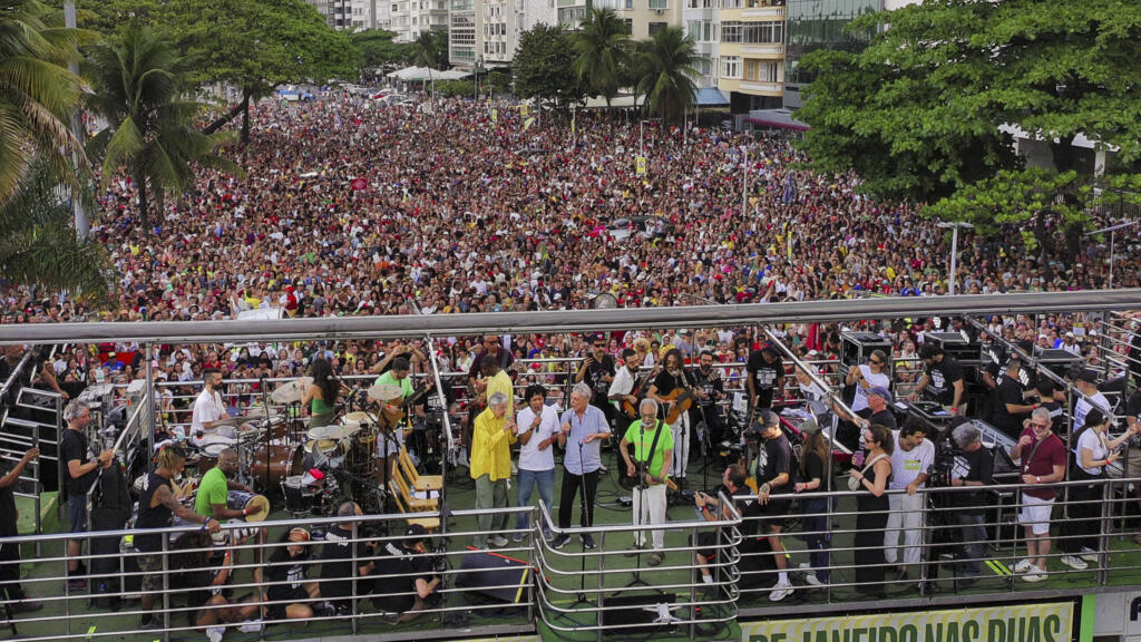 Brazil left calls protests over bid to cut Bolsonaro jail time