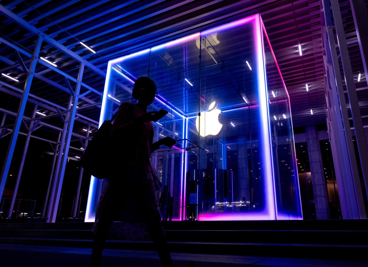 What the heck is going on at Apple?