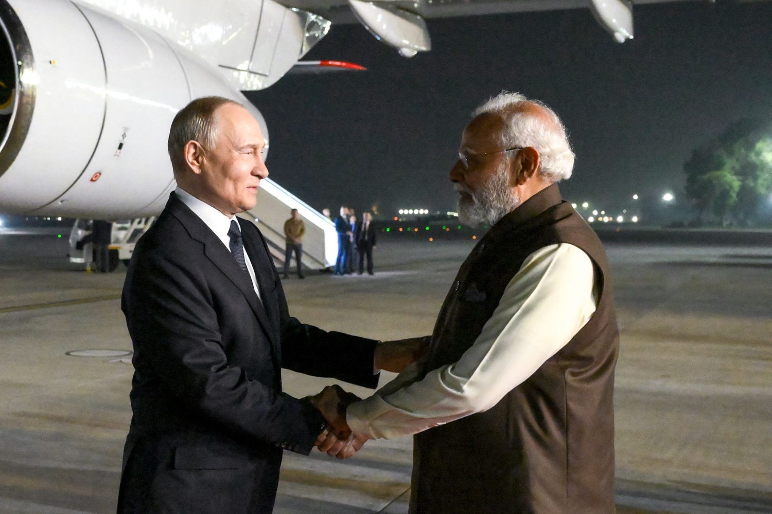 Putin vows Russia will seize Donbas region by any means, as Ukrainians prepare for more peace talks with US