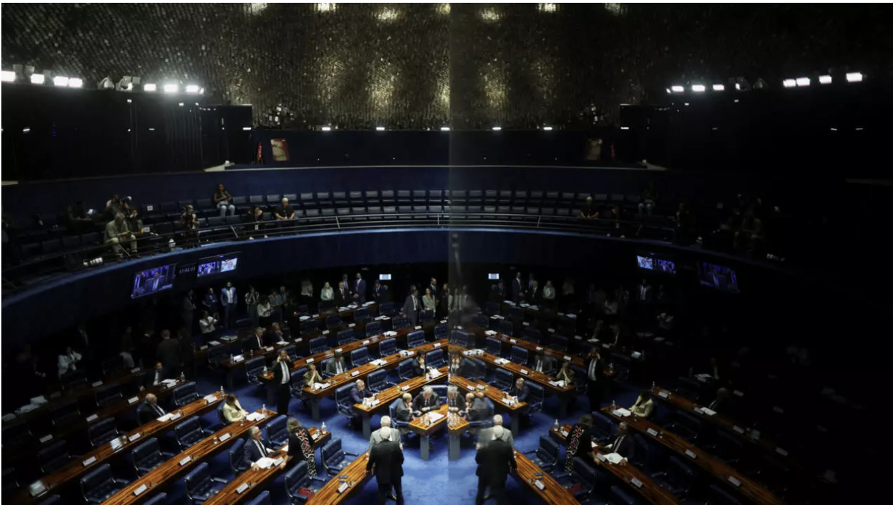 Au Brésil, le Congrès approuve un projet de loi pour réduire la peine de prison de Jair Bolsonaro