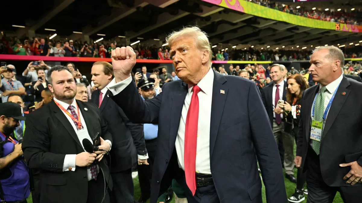 Donald Trump sèche le Super Bowl et son « horrible » programmation artistique