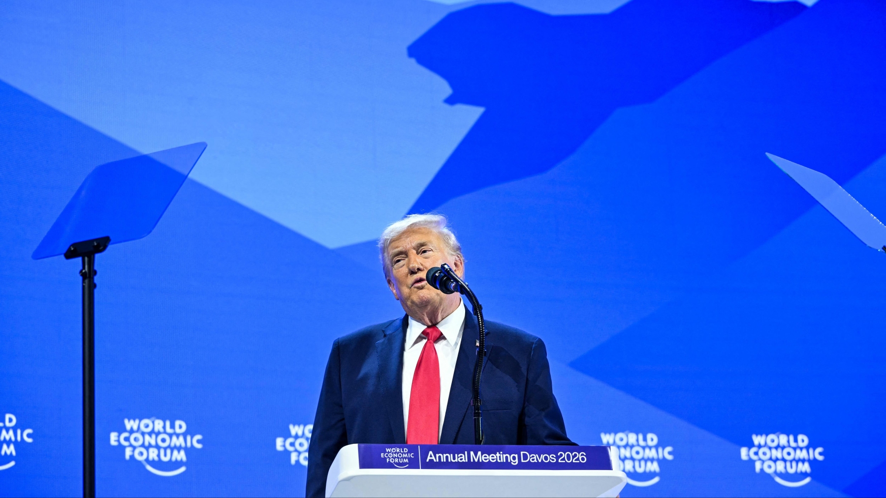 « Le Canada vit grâce aux États-Unis », lance Trump à Davos