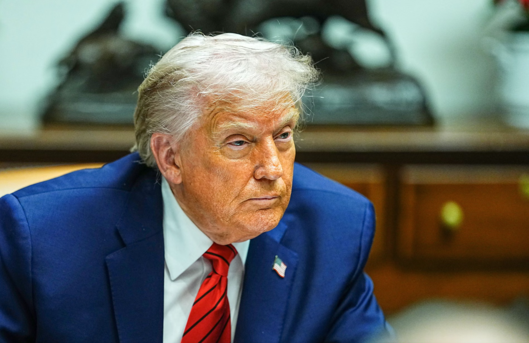 Trump announces one-year 10% cap on credit card interest rates