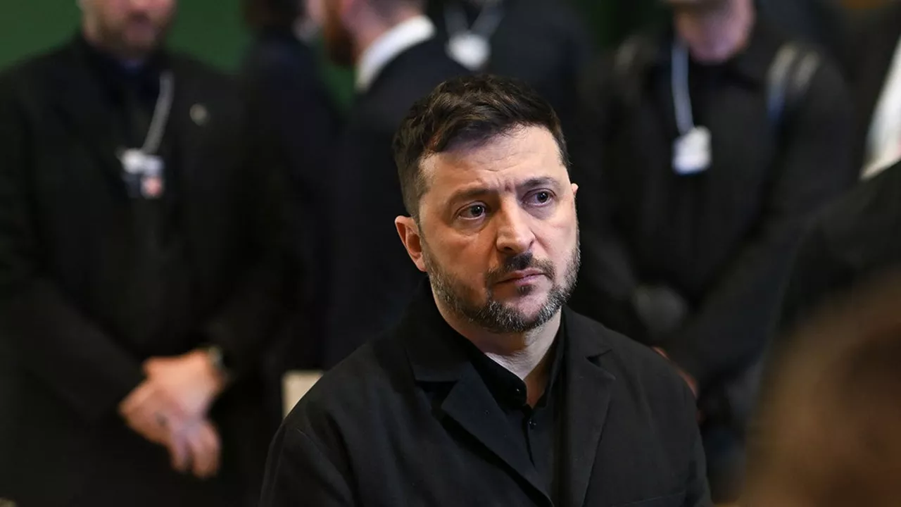 Guerre en Ukraine : entre rumeurs et coups de pression, l'impossible calendrier électoral de Zelensky