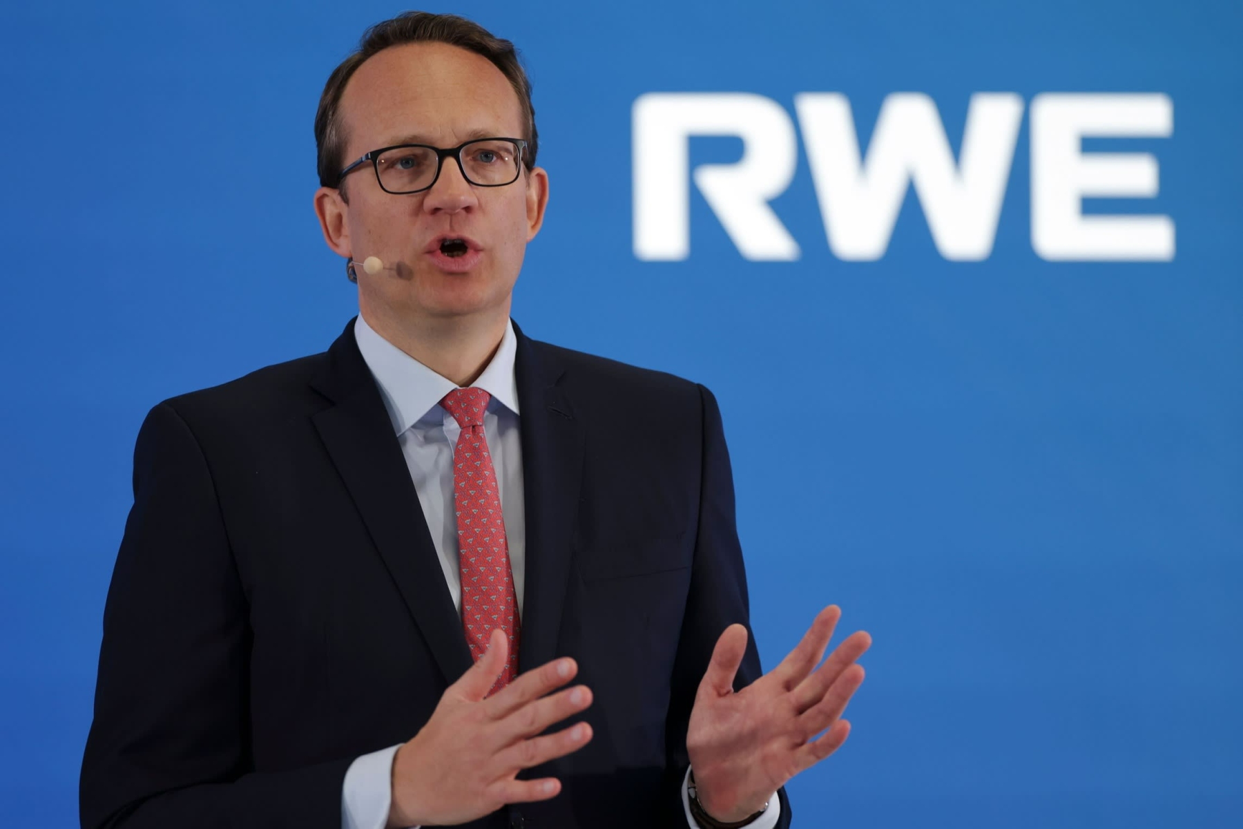 Oil trades close to $100 after attacks in Gulf