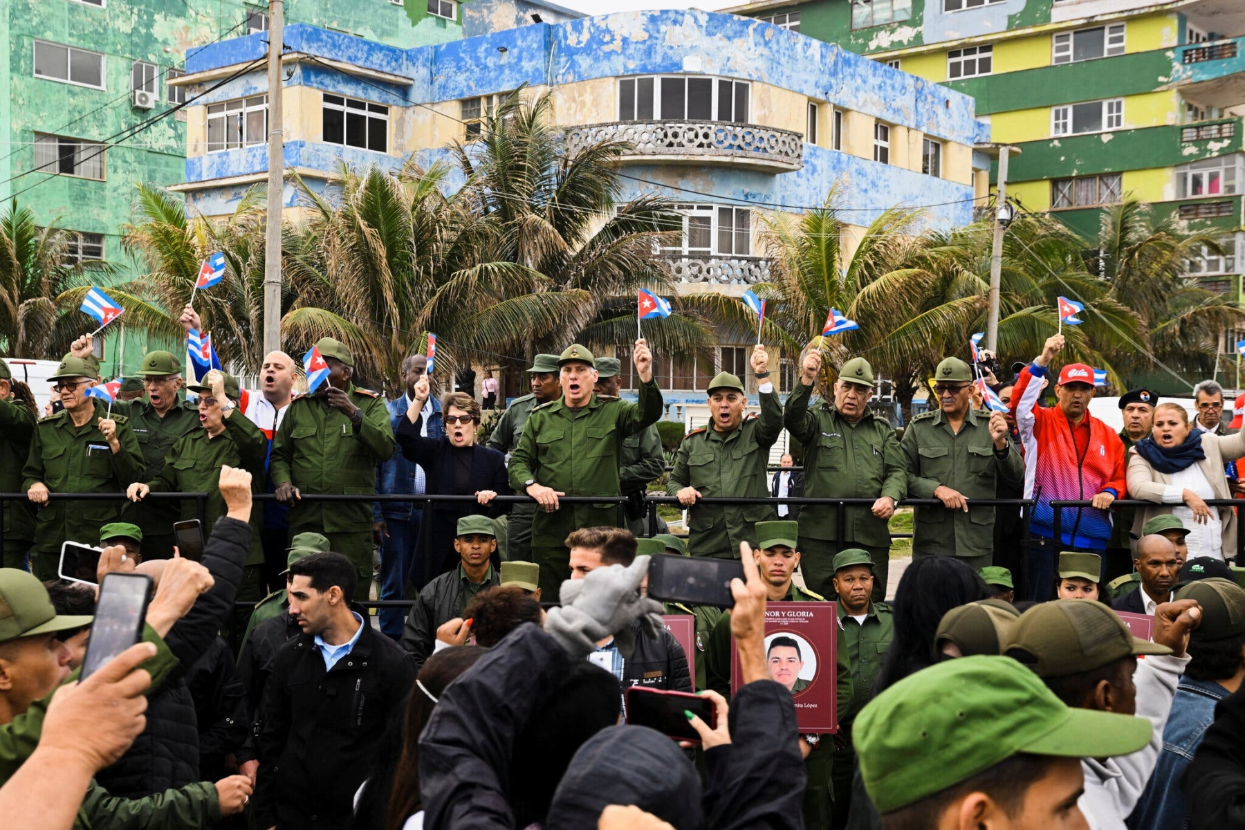 Cuba «vit ses derniers moments», affirme Donald Trump