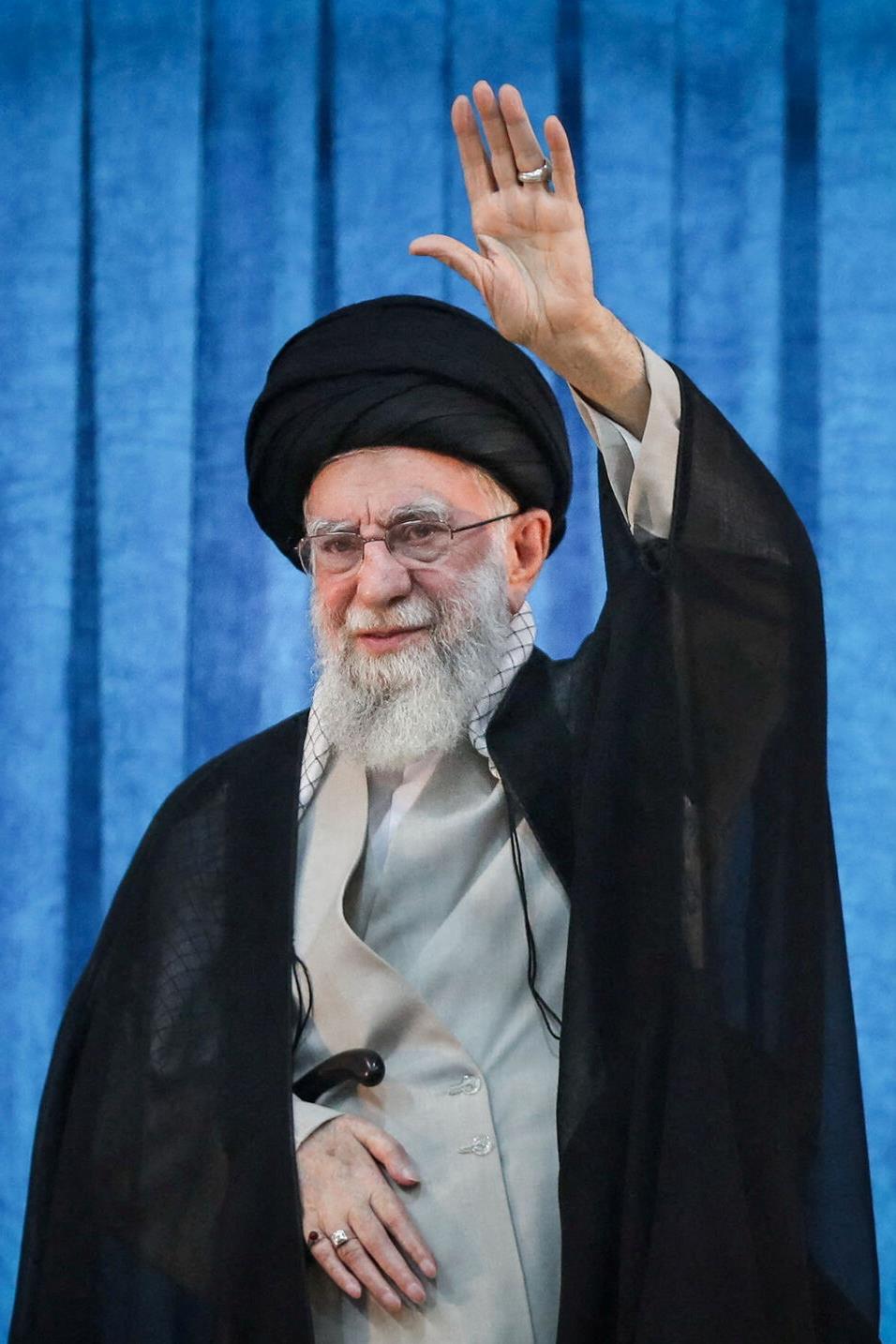 La mort de Khamenei va "beaucoup déstabiliser les Gardiens de la révolution et le clergé chiite"