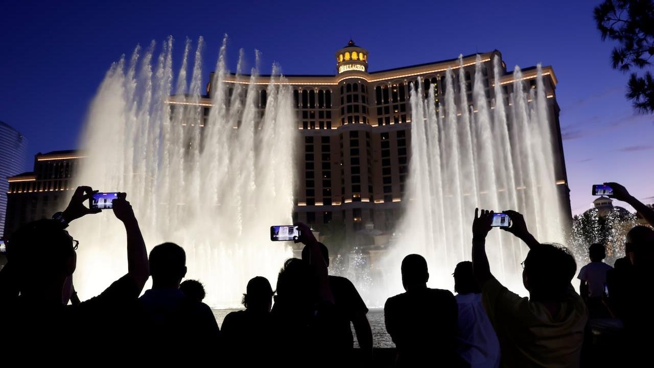 L'industrie touristique de Las Vegas tente de séduire les Canadiens, qui continuent en grand nombre de bouder les voyages aux États-Unis.  Photo : Getty Images / Justin Sullivan
