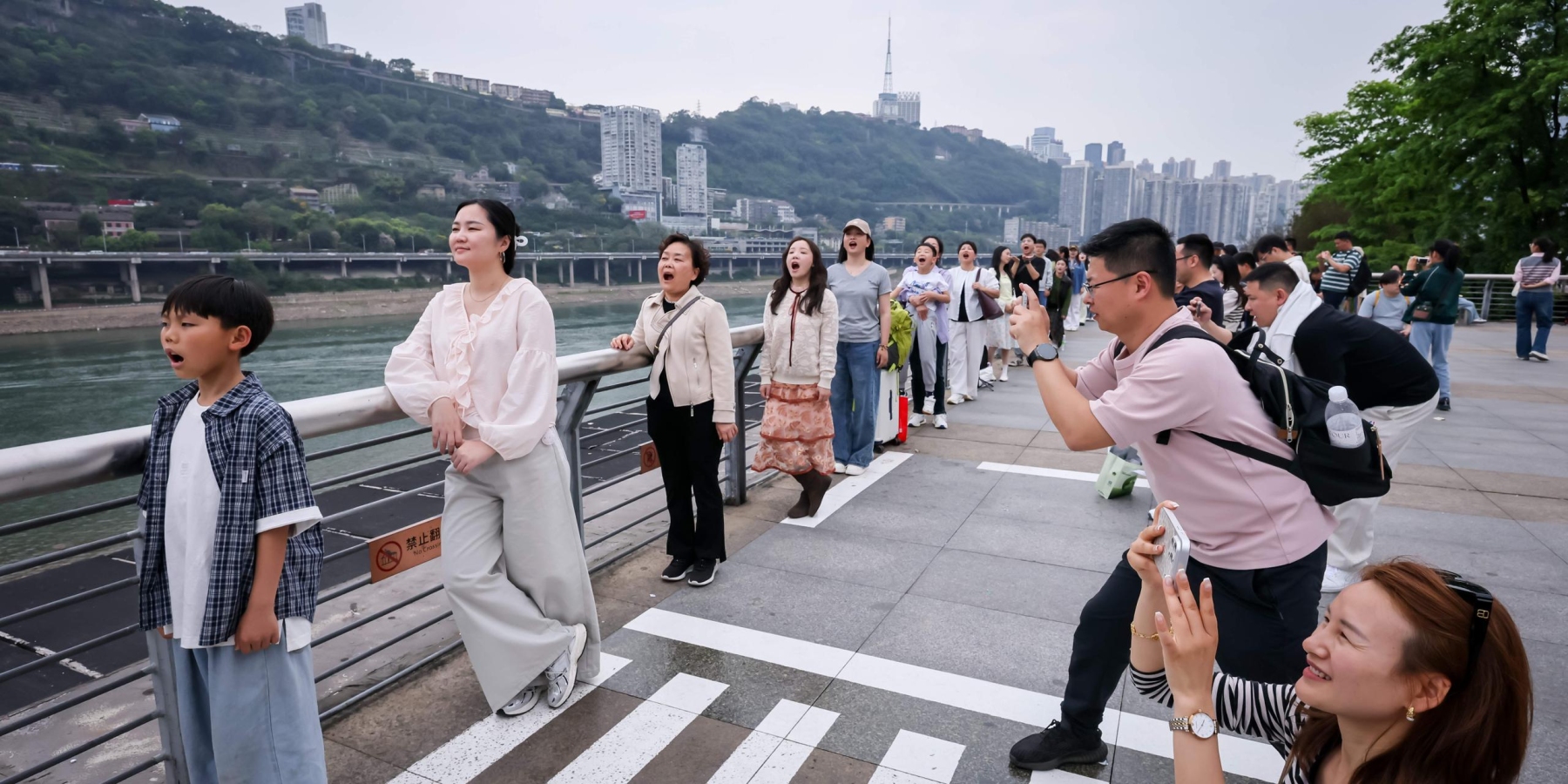 Comment la Chine utilise les influenceurs sur TikTok ou Instagram pour redorer son image