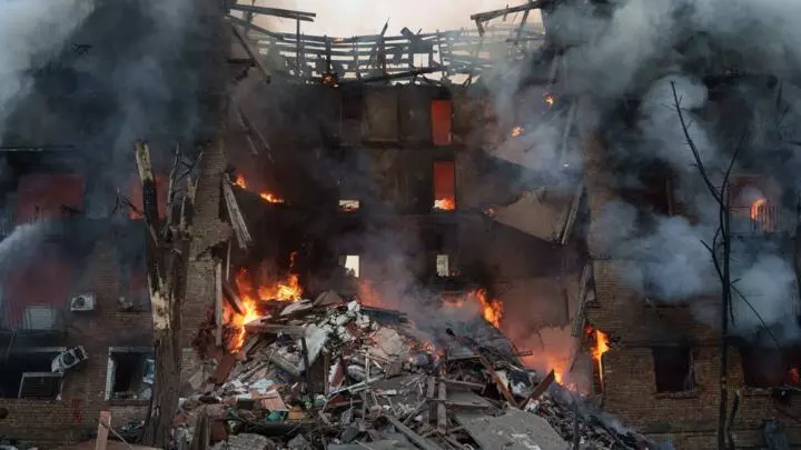 Intenses bombardements russes sur Kiev, Moscou confirme l’utilisation des missiles Orechnik