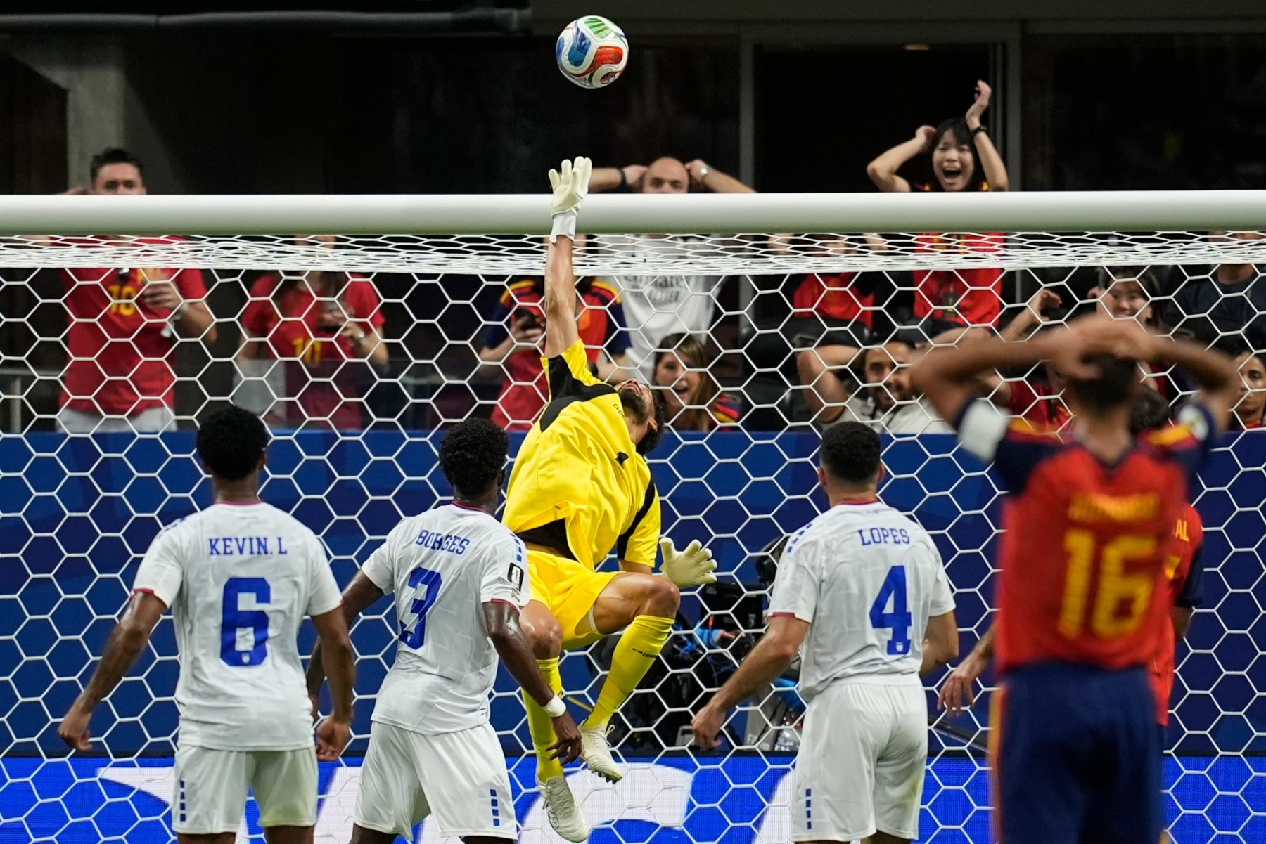 Tiny Cape Verde shocks favorite Spain with a draw in country’s first World Cup match