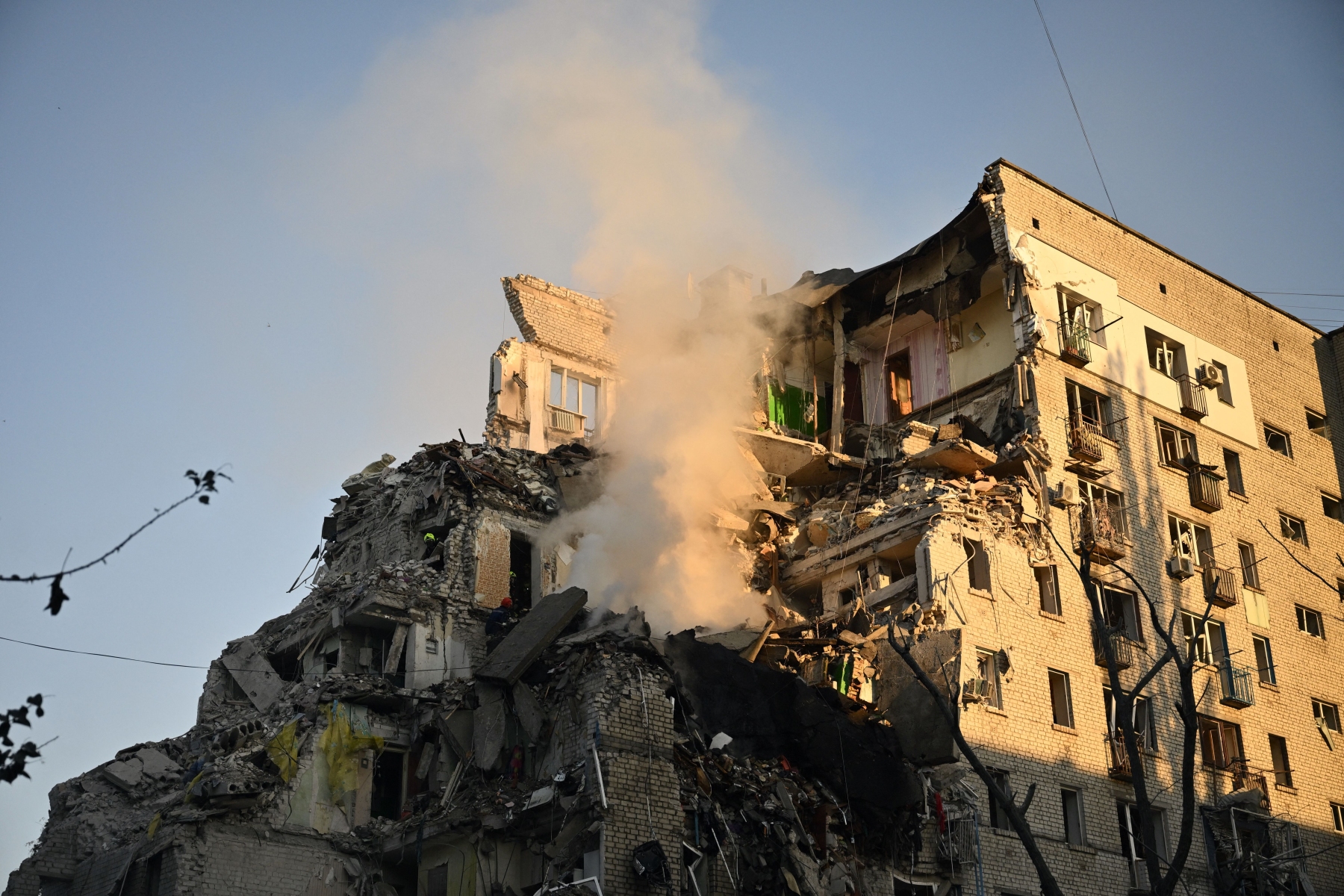 Russia unleashes a massive assault on Ukraine’s capital, killing more than 20