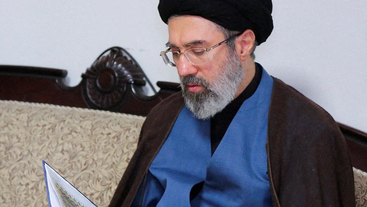 L'ayatollah Mojtaba Khamenei, guide suprême de l'Iran exercées par son père, tué dans une frappe israélo-américaine. (Photo d'archives)  Photo : Reuters / Bureau du guide suprême iranien