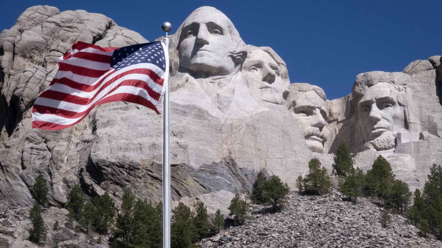 Les bustes des présidents américains George Washington, Thomas Jefferson, Theodore Roosevelt et Abraham Lincoln dominent le paysage du monument national du mont Rushmore.  Photo : Getty Images / Scott Olson