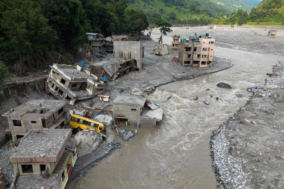 Au Népal, après les inondations, les glaciologues sidérés par l’ampleur de la catastrophe