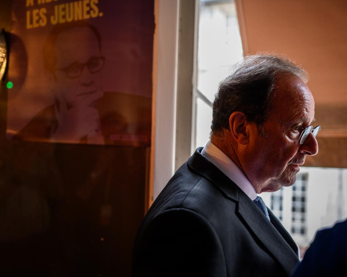 Présidentielle 2027 : le « trou de fourmi » de François Hollande, déjà en campagne