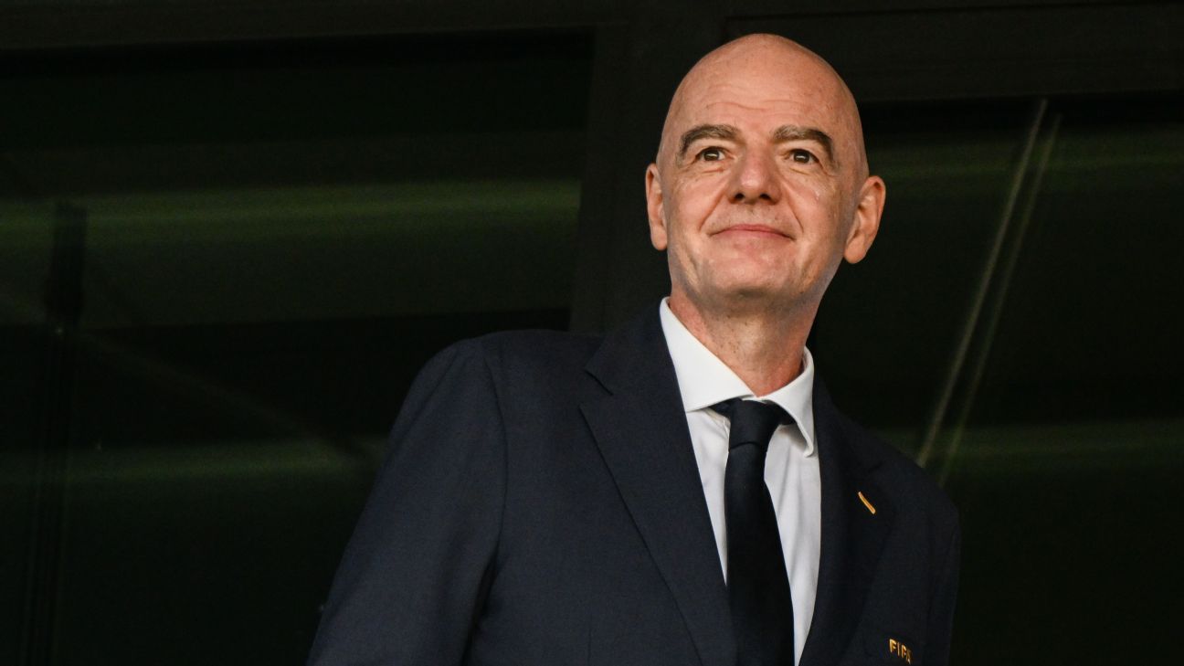 Foot : la Fifa confirme la candidature de Gianni Infantino à sa réélection malgré la crise