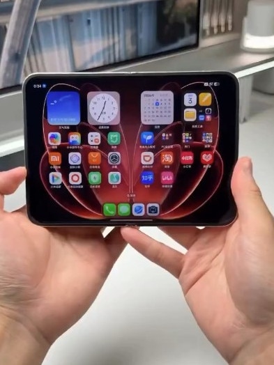 China shows up iPhone in foldable wars