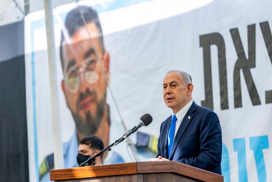 Le premier ministre israélien, Benyamin Nétanyahou, lors des funérailles de Ran Gvili, dernier otage israélien à Gaza, à Meitar (Israël), le 28 janvier 2026. CHAIM GOLDBERG/AFP