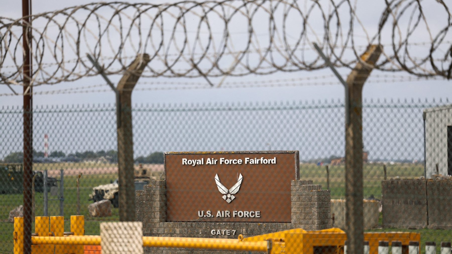 Royaume-Uni : 5 arrestations après un incident à une base utilisée par l’armée américaine
