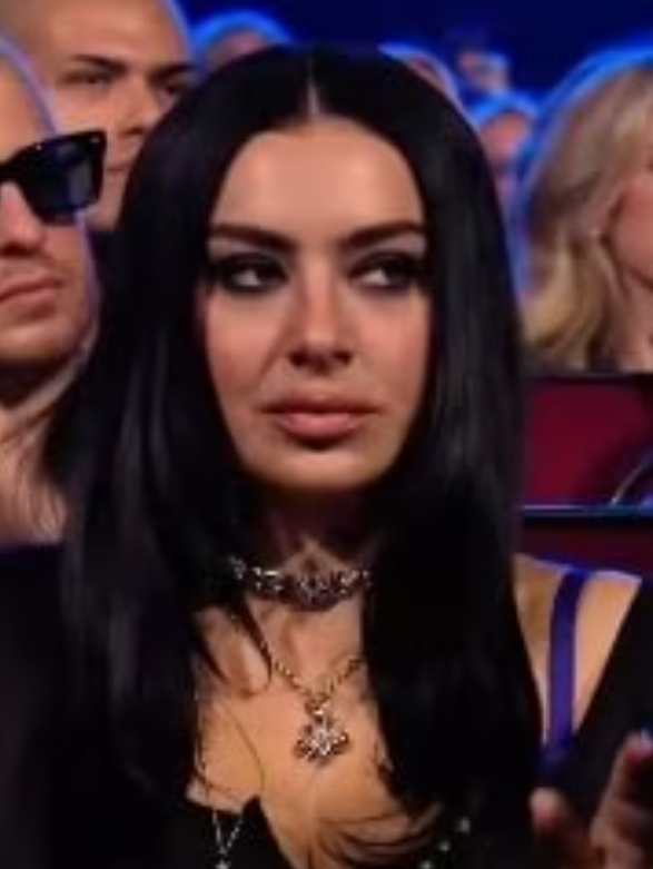 Charli xcx went viral for a shady VMAs moment.