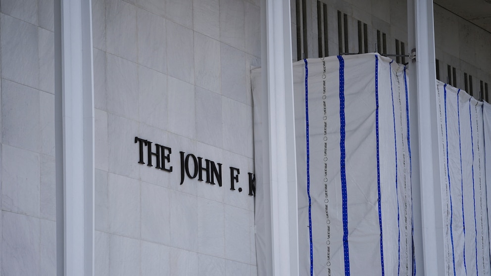 Judge blocks adding Trump tribute to Kennedy Center