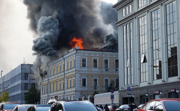 Ukraine : nouveaux bombardements meurtriers russes sur Kiev