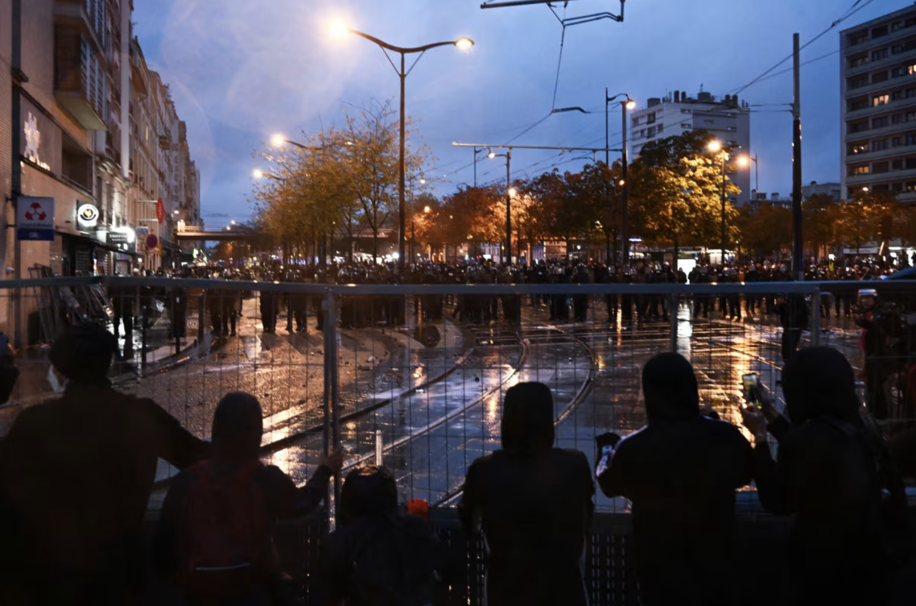France sees another weekend of mass protests, with nearly 1,000 detained