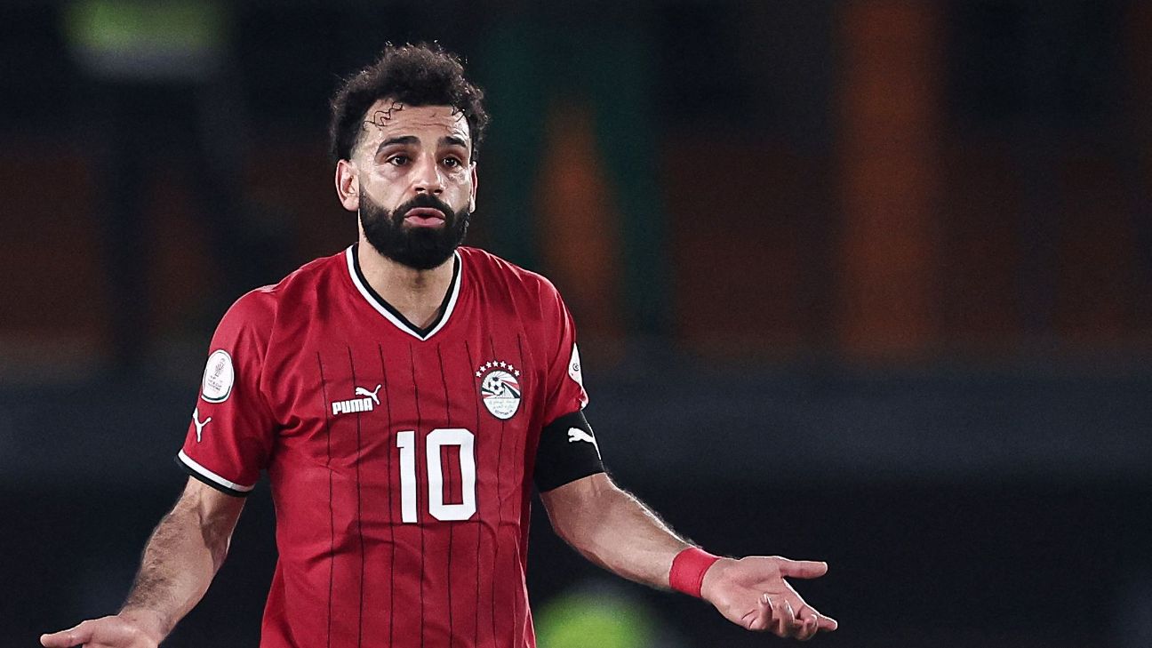 Salah scores late penalty as Egypt draw with Mozambique